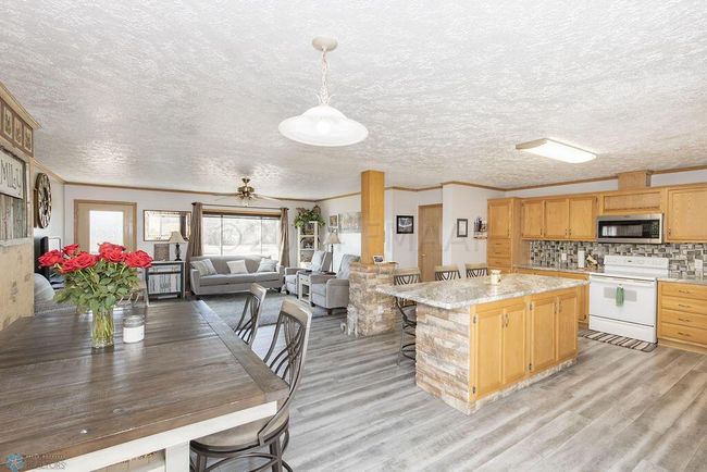 Dining & Kitchen | Image 17