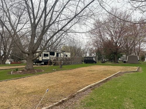 24-28/29 Woodhaven Dr E, Sublette, IL, 61367 | Card Image