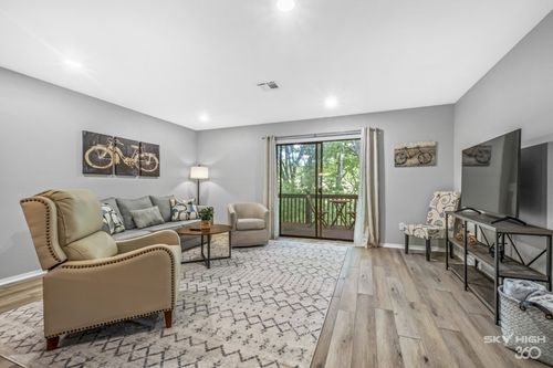 9 Eleanor Ln, Bella Vista, AR, 72714-3232 | Card Image