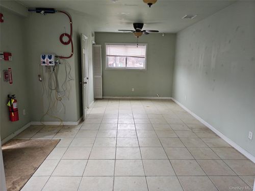 225 E Erie St, Blauvelt, NY, 10913-1914 | Card Image