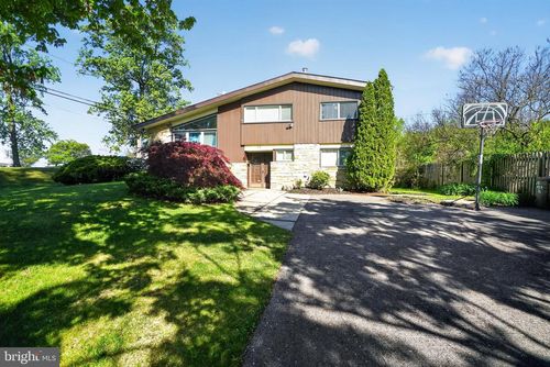 64 Red Rowan Ln, PLYMOUTH MEETING, PA, 19462-2128 | Card Image