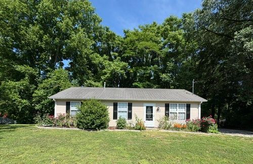 700 Fleming St, Columbia, TN, 38401-2864 | Card Image