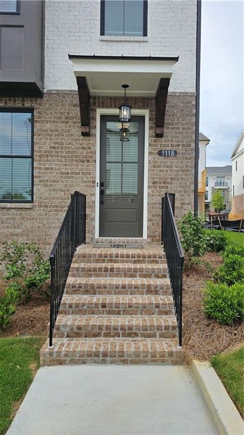 1118 Larkin Dr, Buford, GA, 30518-6447 | Card Image
