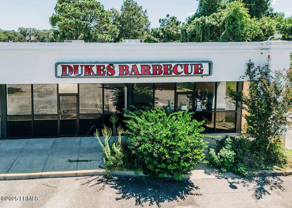 Commercial Sale in Beaufort 5