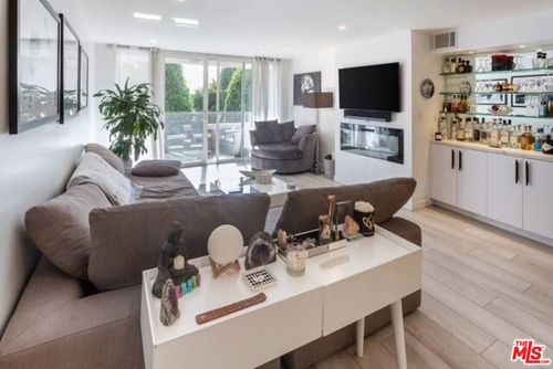 212-8535 W West Knoll Dr, West Hollywood, CA, 90069-4101 | Card Image