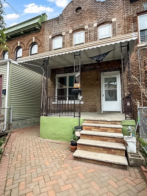 247 E 26th St, Brooklyn, NY, 11226-6212 | Card Image