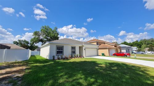 441 Cierra Oaks Cir, LADY LAKE, FL, 32159-4574 | Card Image