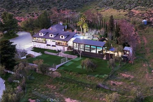 9557 Hierba Rd, Agua Dulce, CA, 91390-4564 | Card Image