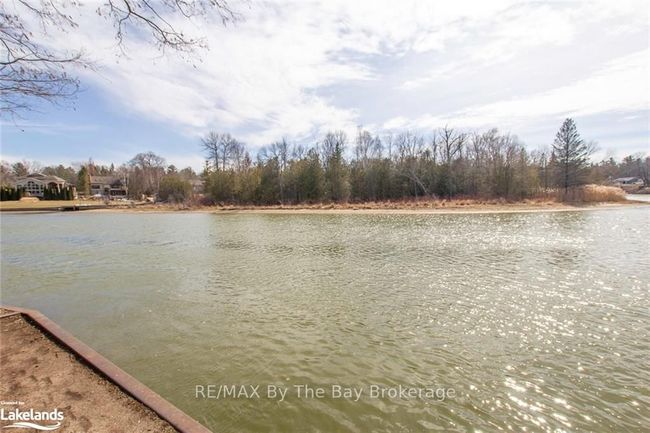 8 - 39 28th St S, Condo with 3 bedrooms, 2 bathrooms and 1 parking in Wasaga Beach ON | Image 27
