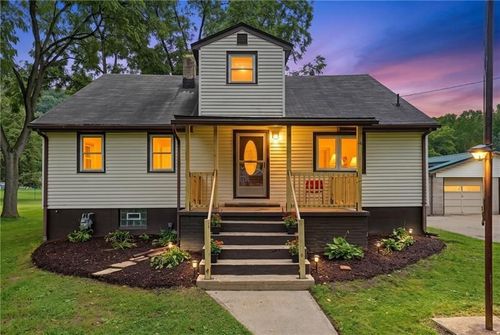 2219 Berger St, New Castle, PA, 16101-5322 | Card Image
