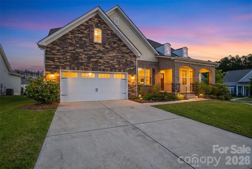 900 Raffaelo Vw, Mount Holly, NC, 28120-9368 | Card Image
