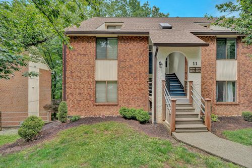 3273 Forest Ridge Rd, Roanoke, VA, 24018-5075 | Card Image