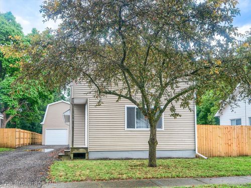 658 Beach St, Mount Morris, MI, 48458-1908 | Card Image