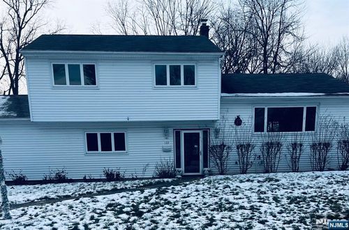 122 Webster Dr, Wayne, NJ, 07470-5452 | Card Image