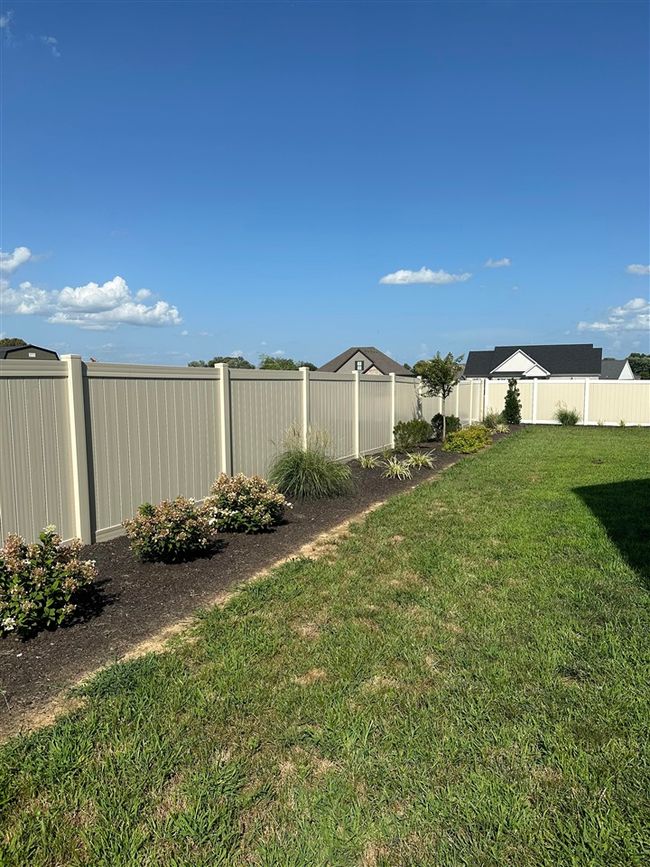 1105 Andover Dr, Home with 4 bedrooms, 2 bathrooms and null parking in Franklin KY | Image 4