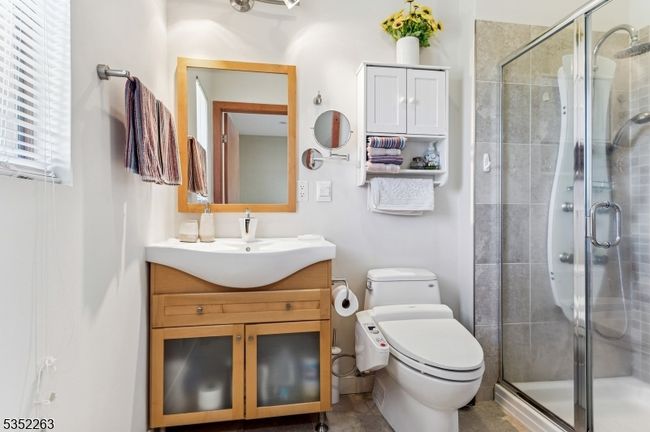 5 Holdman Pl, House other with 6 bedrooms, 5 bathrooms and null parking in Millstone Twp NJ | Image 30
