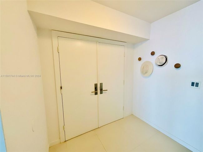 APT-11B - 881 Ocean Dr, Condo with 2 bedrooms, 2 bathrooms and null parking in Key Biscayne FL | Image 13