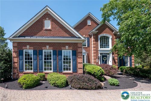 2307 Blackledge Dr, Quakertown, PA, 18951-6402 | Card Image