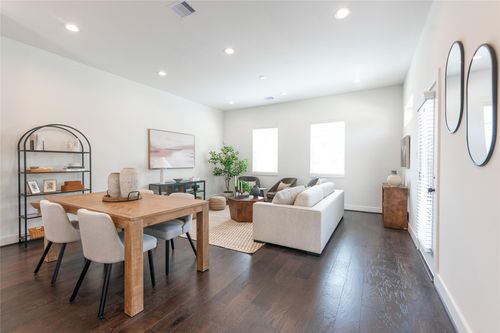 b-5518 Wheatley St, Houston, TX, 77091-5521 | Card Image