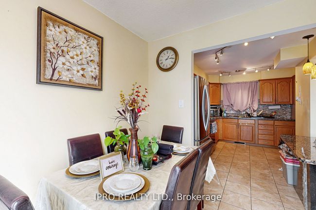 238 Royal Salisbury Way, House attached with 3 bedrooms, 2 bathrooms and 3 parking in Brampton ON | Image 13