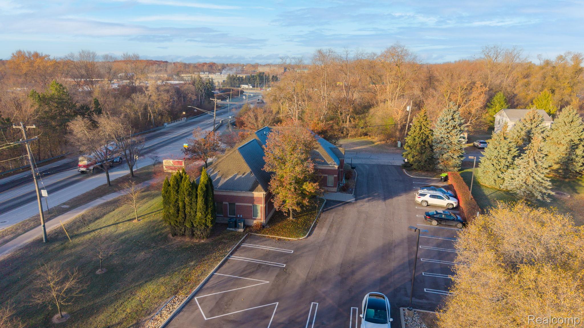 Commercial Lease in Auburn Hills 5