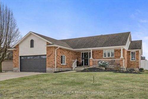 393 1st St S, Hanover, ON, N4N3T8 | Card Image