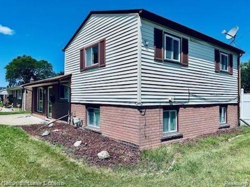 33030 Cowan Rd, Westland, MI, 48185-2340 | Card Image