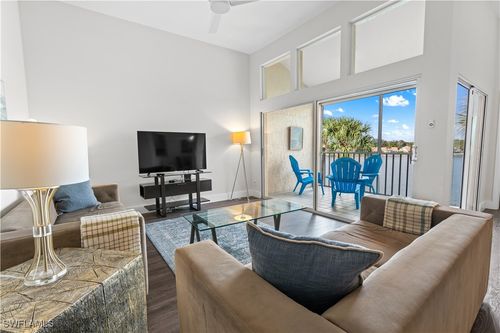 f302-2711 Citrus Lake Dr, NAPLES, FL, 34109-7605 | Card Image