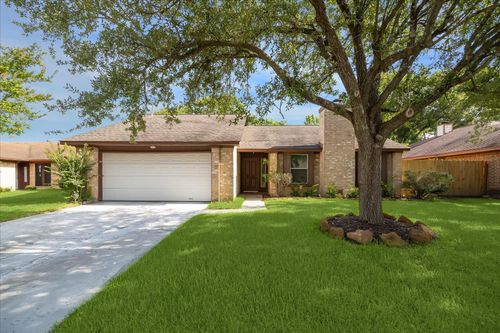604 Briarclift Ln, Baytown, TX, 77521-3323 | Card Image