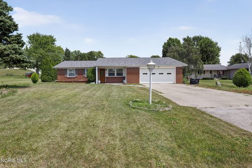 200 Jeanette Dr, Fostoria, OH, 44830-1831 | Card Image