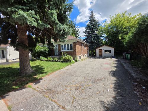 9 Rogers Rd, Brampton, ON, L6X1L7 | Card Image