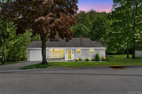18 Collier Dr E, Carmel, NY, 10512-1130 | Card Image