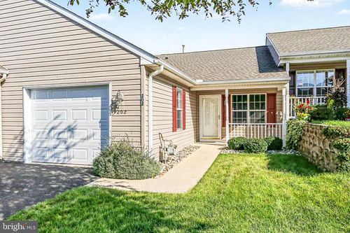 202 Equine Cv, RED LION, PA, 17356-8779 | Card Image
