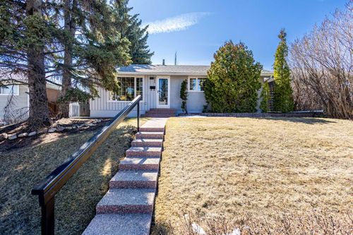 811 Seattle Drive Sw, Calgary, AB, T2W0M9 | Card Image