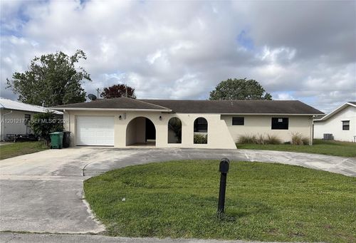 440 Se Skipper Ln, Port St Lucie, FL, 34983-2226 | Card Image