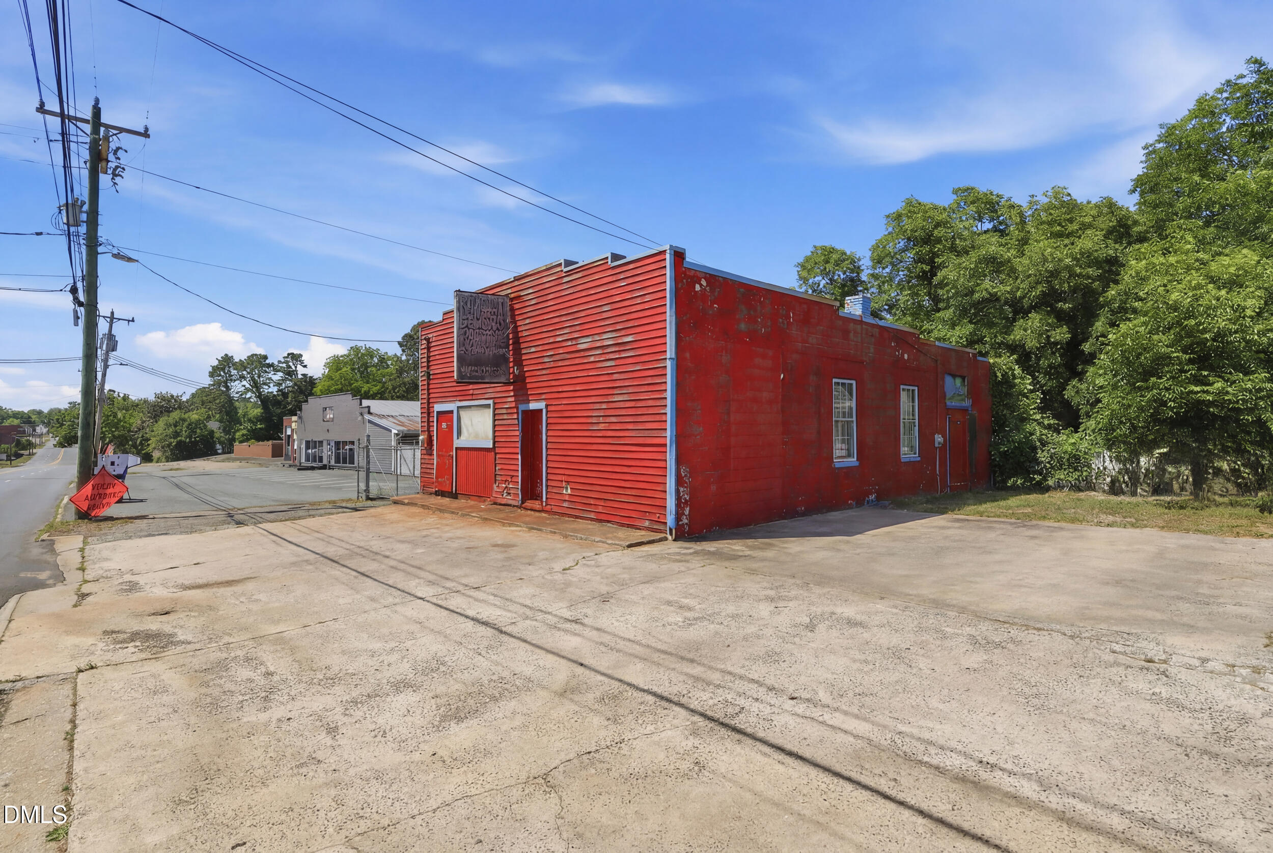 611 W Elm St, Graham, NC 27253