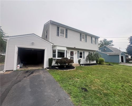 42 Locust Glen Dr, Cranston, RI, 02921-1020 | Card Image