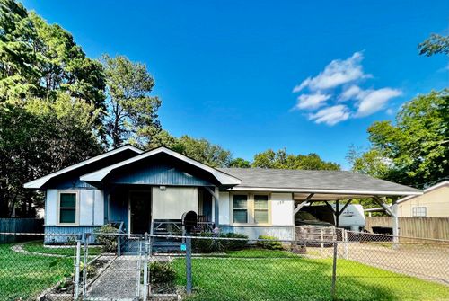 156 Pike Ave, Jacksonville, AR, 72076-4742 | Card Image