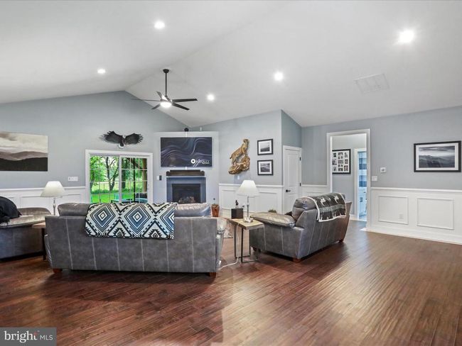 3447 Old Leetown Pike, House other with 3 bedrooms, 2 bathrooms and null parking in RANSON WV | Image 6
