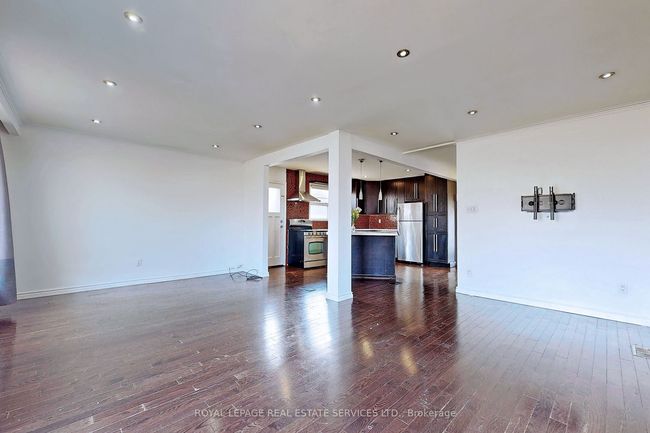 15 Waxham Rd, House other with 4 bedrooms, 2 bathrooms and 4 parking in Etobicoke ON | Image 5
