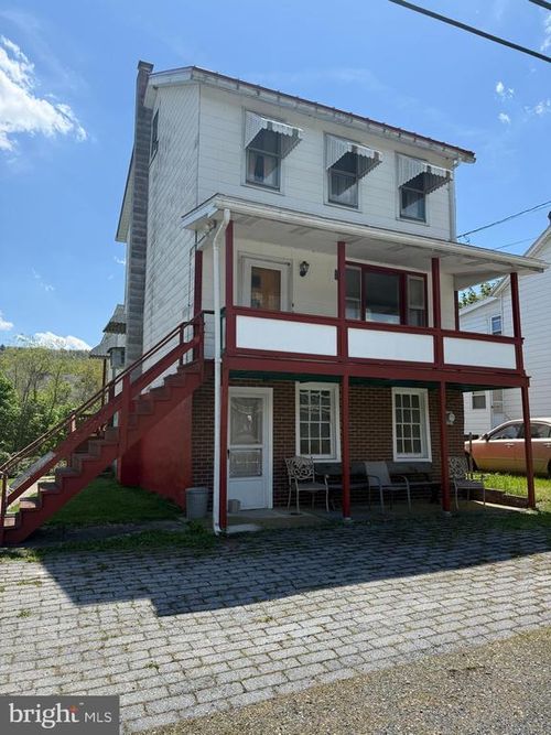 596 Old 209 Rd, TAMAQUA, PA, 18252-5325 | Card Image