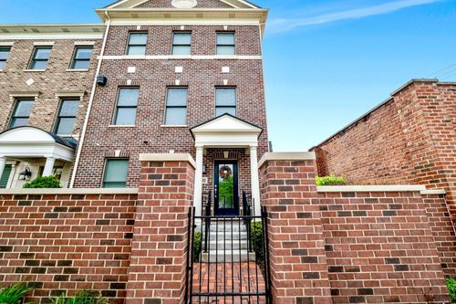 110 S Washington St, Wheaton, IL, 60187-5453 | Card Image