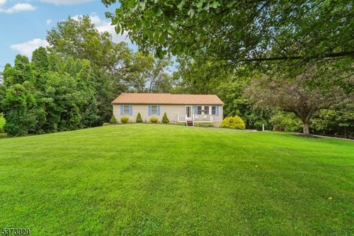 4 Crest Hill Dr, Sussex, NJ, 07461-4019 | Card Image