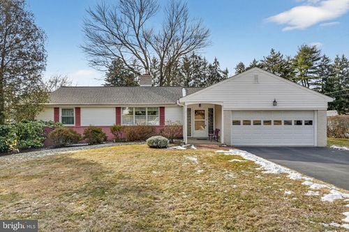 26 Laurel Rd, SOUTHAMPTON, PA, 18966-3038 | Card Image