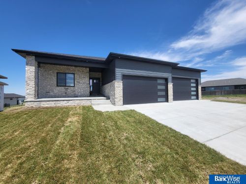 7520 Maxine Dr, Lincoln, NE, 68516-5396 | Card Image