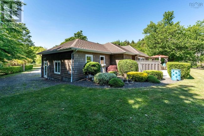 4400 2 Nd Division Rd, House other with 2 bedrooms, 2 bathrooms and null parking in Concession NS | Image 7