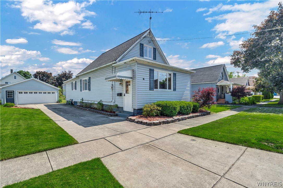 8th Ave, North Tonawanda, NY 14120