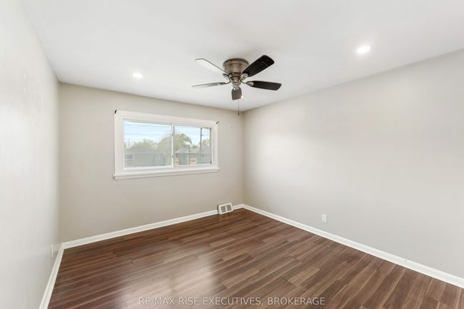 999 Portsmouth Ave, Home with 6 bedrooms, 3 bathrooms and 4 parking in Kingston ON | Image 34