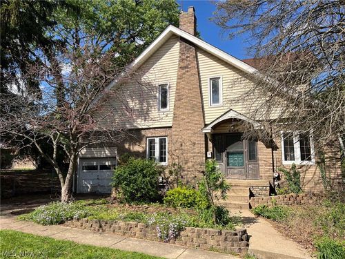 2464 4th St, Cuyahoga Falls, OH, 44221-2651 | Card Image