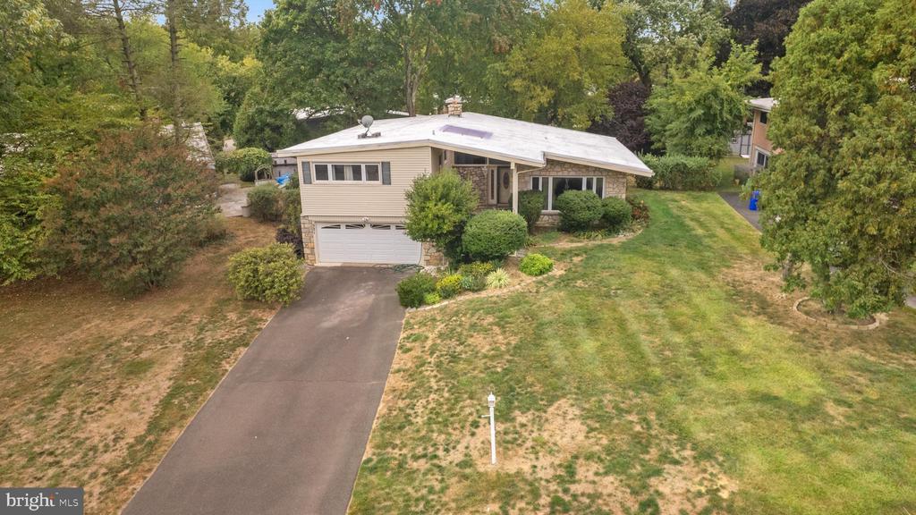 General Patterson Dr, Glenside, PA 19038